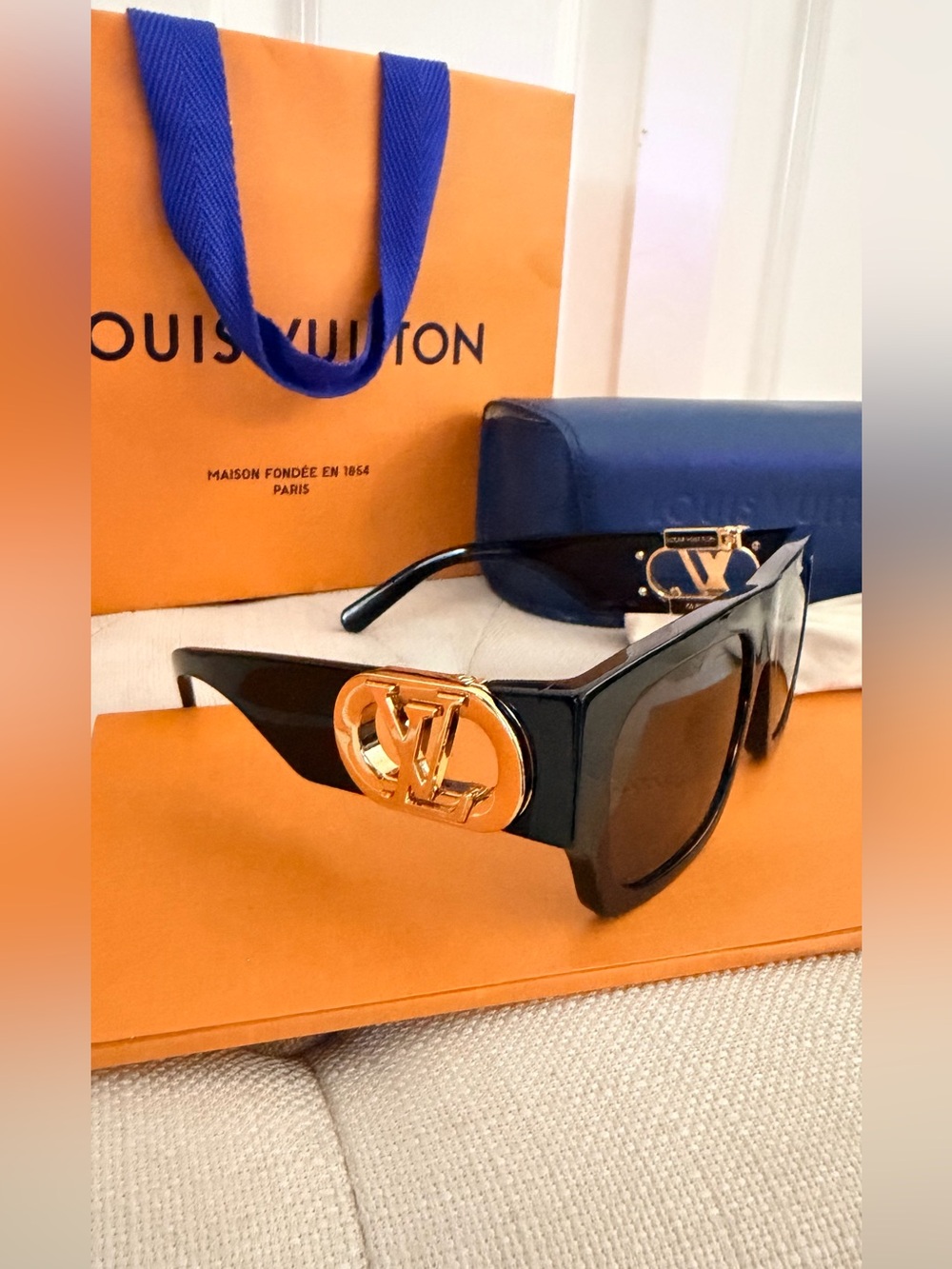 LOUIS VUITTON Acetate LV Link Square Sunglasses Z1478E Black